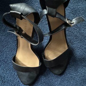 Old Navy Black Block Heeled Sandals Sz 9